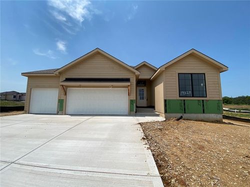 19324 Mahaffie St, Spring Hill, KS, 66083 | Card Image