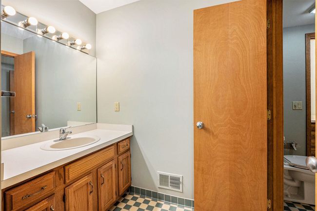 Full bath lower separate sink area | Image 37