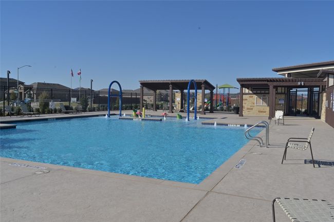 View of swimming pool | Image 24