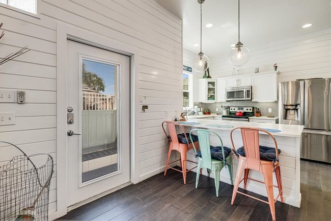 UNIT-201 - 2212 State Highway 361, Townhouse with 3 bedrooms, 3 bathrooms and 2 parking in Port Aransas TX | Image 11