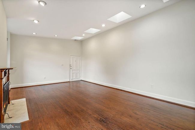 APT-7 - 3333 N St Nw, Condo with 2 bedrooms, 3 bathrooms and null parking in WASHINGTON DC | Image 7