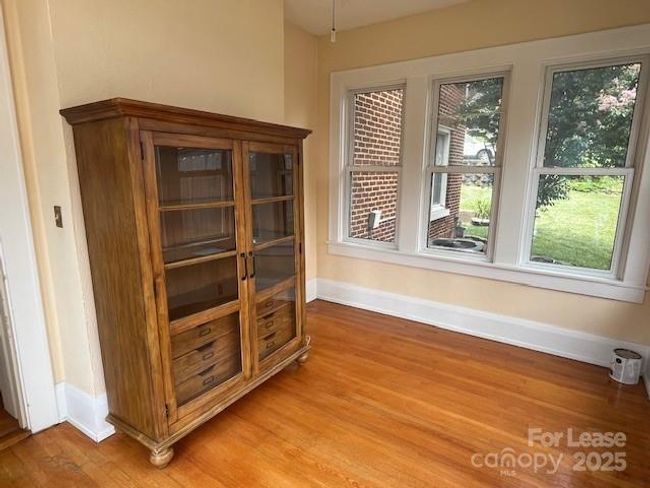 Living Room | Image 10