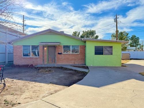 2217 Country Club Dr, Pecos, TX, 79772-7106 | Card Image