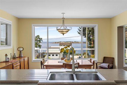 3022 Park Pl, Nanoose Bay, BC, V9P9J3 | Card Image