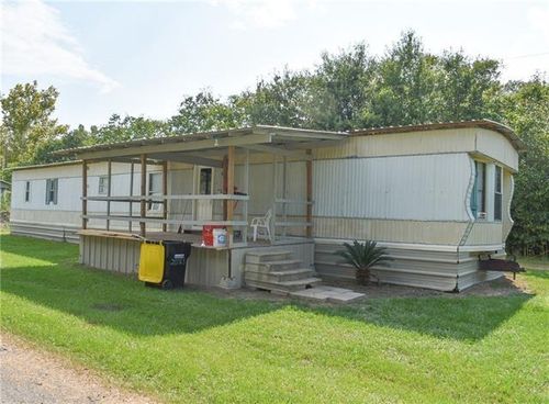 20063 Esterbrook Rd, Ponchatoula, LA, 70454-4683 | Card Image