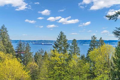 3954 Bayridge Crt, House other with 5 bedrooms, 5 bathrooms and 4 parking in West Vancouver BC | Image 3