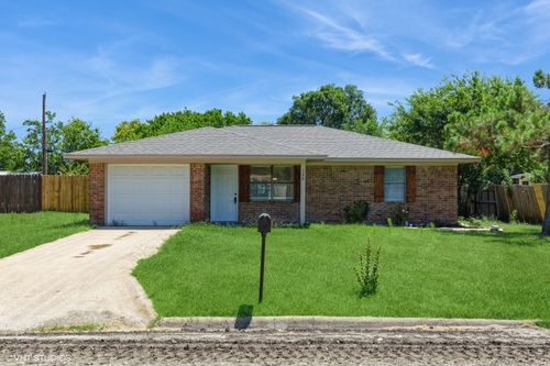 122 Southmeadow Dr, Sanger, TX, 76266-9694 | Card Image
