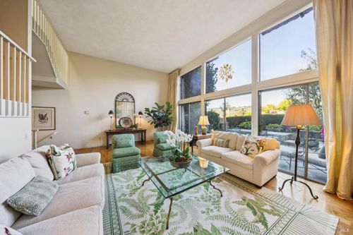 32 Greenside Way, San Rafael, CA, 94901 | Card Image