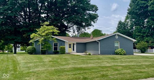 540 Lazy Ln, Greenwood, IN, 46142-8311 | Card Image
