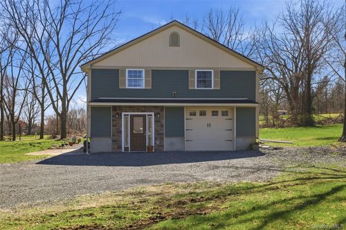 1 Lira St, Wallkill, NY, 12589-5917 | Card Image