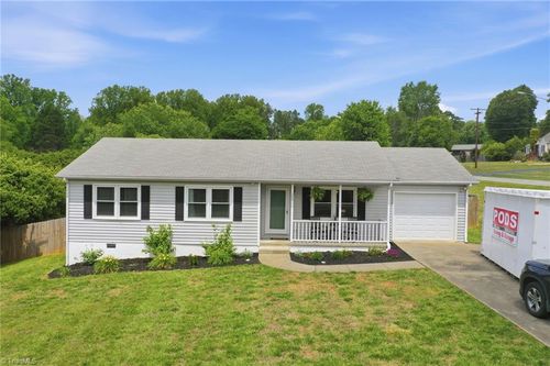 200 Creeksedge Ct, Winston Salem, NC, 27105-1459 | Card Image