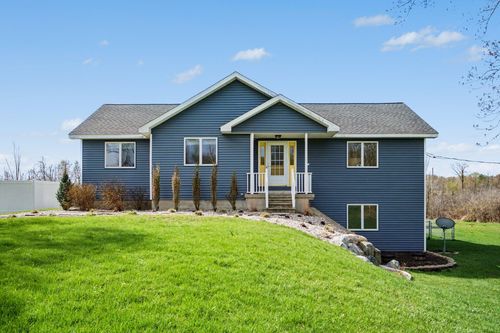 3214 7th St, Wayland, MI, 49348-9528 | Card Image