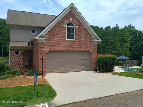 8542 Oxford Dr, Knoxville, TN, 37922-8042 | Card Image
