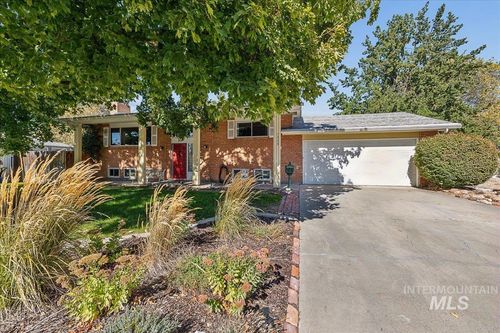 7226 W Cedarwood Dr, Boise, ID, 83709-1831 | Card Image