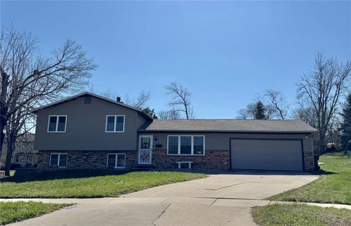 4112 Finch Ct Ne, Cedar Rapids, IA, 52402-2633 | Card Image