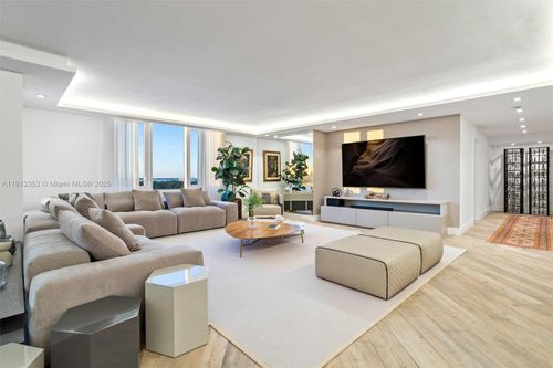 1432-2301 Collins Ave, Miami Beach, FL, 33139-1624 | Card Image
