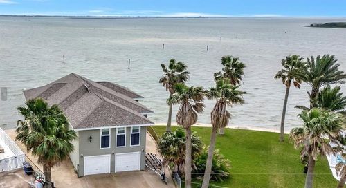 126 Tamana Dr, Tiki Island, TX, 77554-7133 | Card Image