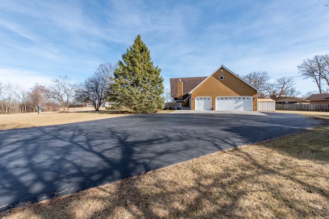 43388 N Oakcrest Ln, House other with 3 bedrooms, 2 bathrooms and 3 parking in Zion IL | Image 35
