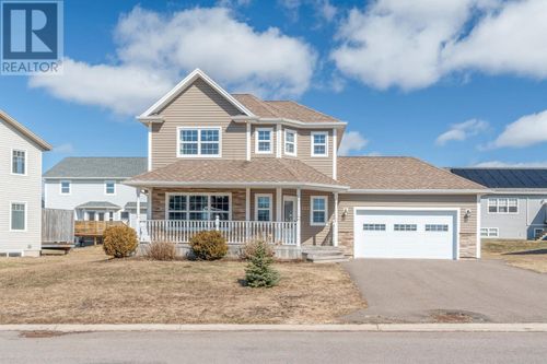 122 Essex Cres, Charlottetown, PE, C1E0G8 | Card Image