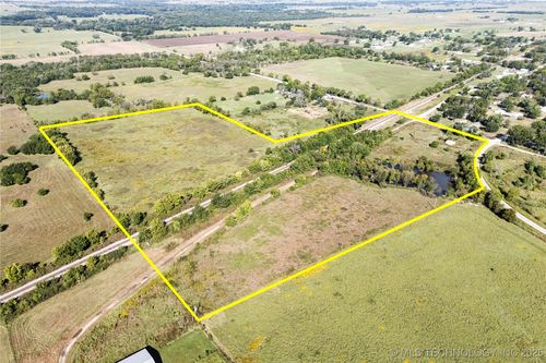 17013 Old Highway Rd, Delaware, OK, 74027-2174 | Card Image