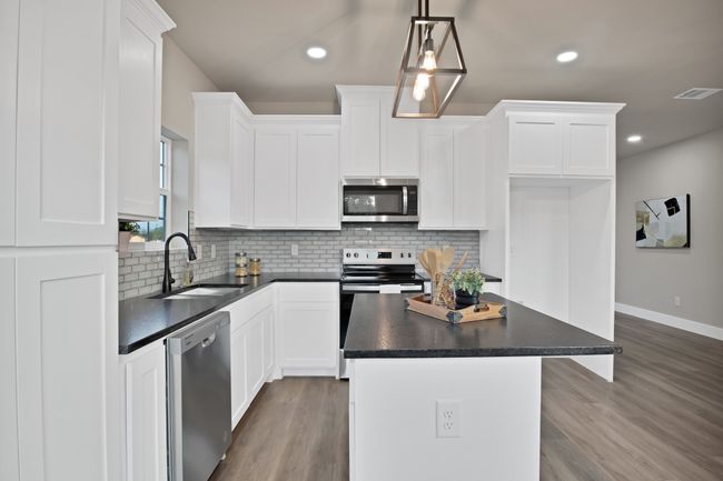 205 E South St, House other with 3 bedrooms, 2 bathrooms and null parking in Itasca TX | Image 14