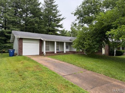 4384 Remus Dr, Florissant, MO, 63033-7042 | Card Image