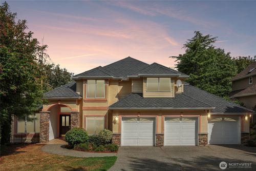 16580 Se 58th Pl, Bellevue, WA, 98006-5546 | Card Image