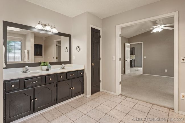 9528 S 93 Rd East Ave, House other with 5 bedrooms, 3 bathrooms and null parking in Tulsa OK | Image 32