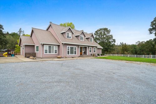 10190 Oak Run Rd, Oak Run, CA, 96069-9613 | Card Image