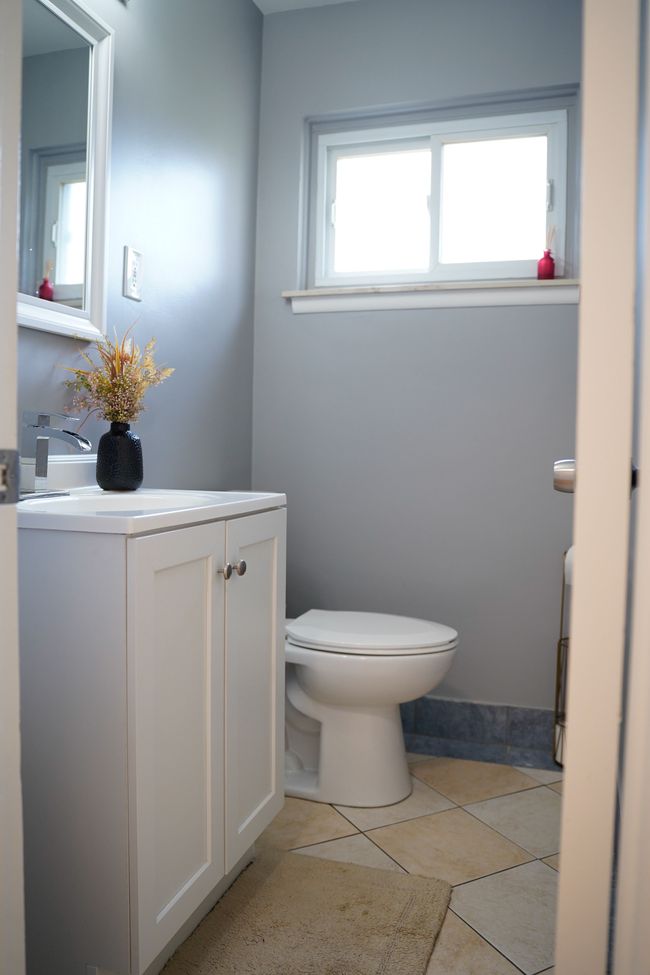 Half Bath - 1st level | Image 23
