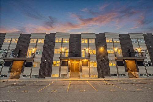 119-338 Albert St, Waterloo, ON, N2L0G8 | Card Image