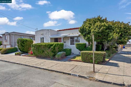 2393 Brooks Ave, Richmond, CA, 94804-1403 | Card Image