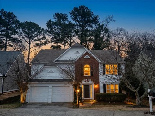 620 Manor Glen Dr, Suwanee, GA, 30024-3517 | Card Image