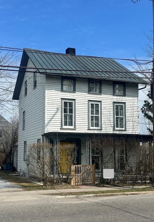 2-744 Main St, Greenport, NY, 11944-1446 | Card Image