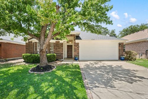 1137 Union Dr, Saginaw, TX, 76131-4819 | Card Image