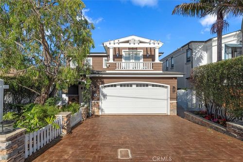 2000 Walnut Ave, Manhattan Beach, CA, 90266-2841 | Card Image