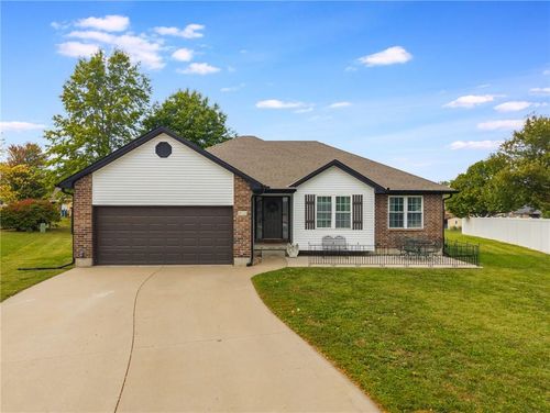 413 E Lawn Cir, Odessa, MO, 64076-1489 | Card Image