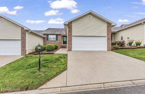 450 Executive Meadows Dr, Lenoir City, TN, 37771-6780 | Card Image