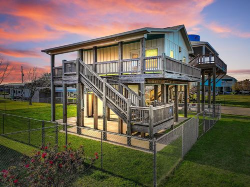 963 W Verdia Dr, Crystal Beach, TX, 77650 | Card Image