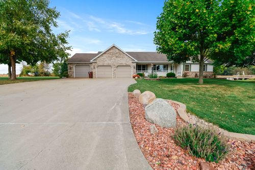 1 E Jeflynn Ct, Kouts, IN, 46347-9681 | Card Image