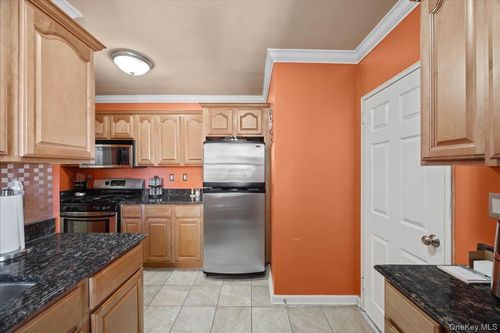 3e-440 Warburton Avenue, Yonkers, NY, 10701 | Card Image