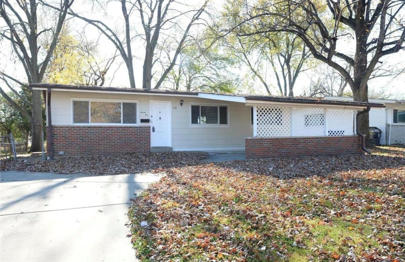 Loyola Dr, Florissant, MO 63031