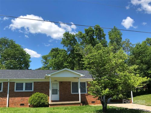 105 Ballard Dr, Dallas, NC, 28034-8629 | Card Image