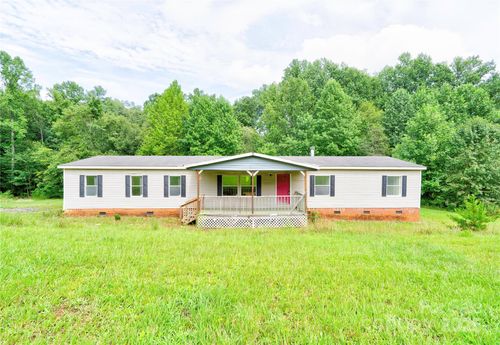 136 Foxhill Dr, Kingstown, NC, 28150-9057 | Card Image