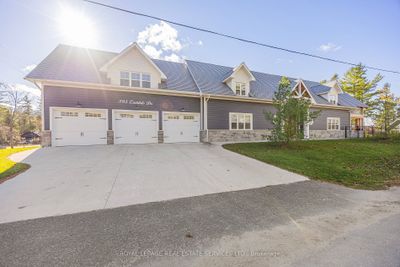 395 Eastdale Dr, House other with 4 bedrooms, 5 bathrooms and 6 parking in Wasaga Beach ON | Image 2