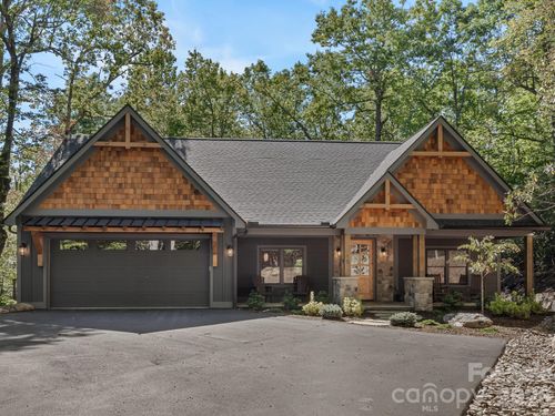 15 W Moytoy Ln, Brevard, NC, 28712-9540 | Card Image