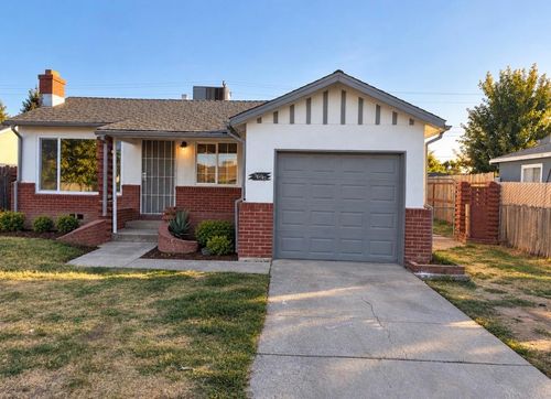 3690 Mcclellan Drive, North Highlands, CA, 95660 | Card Image
