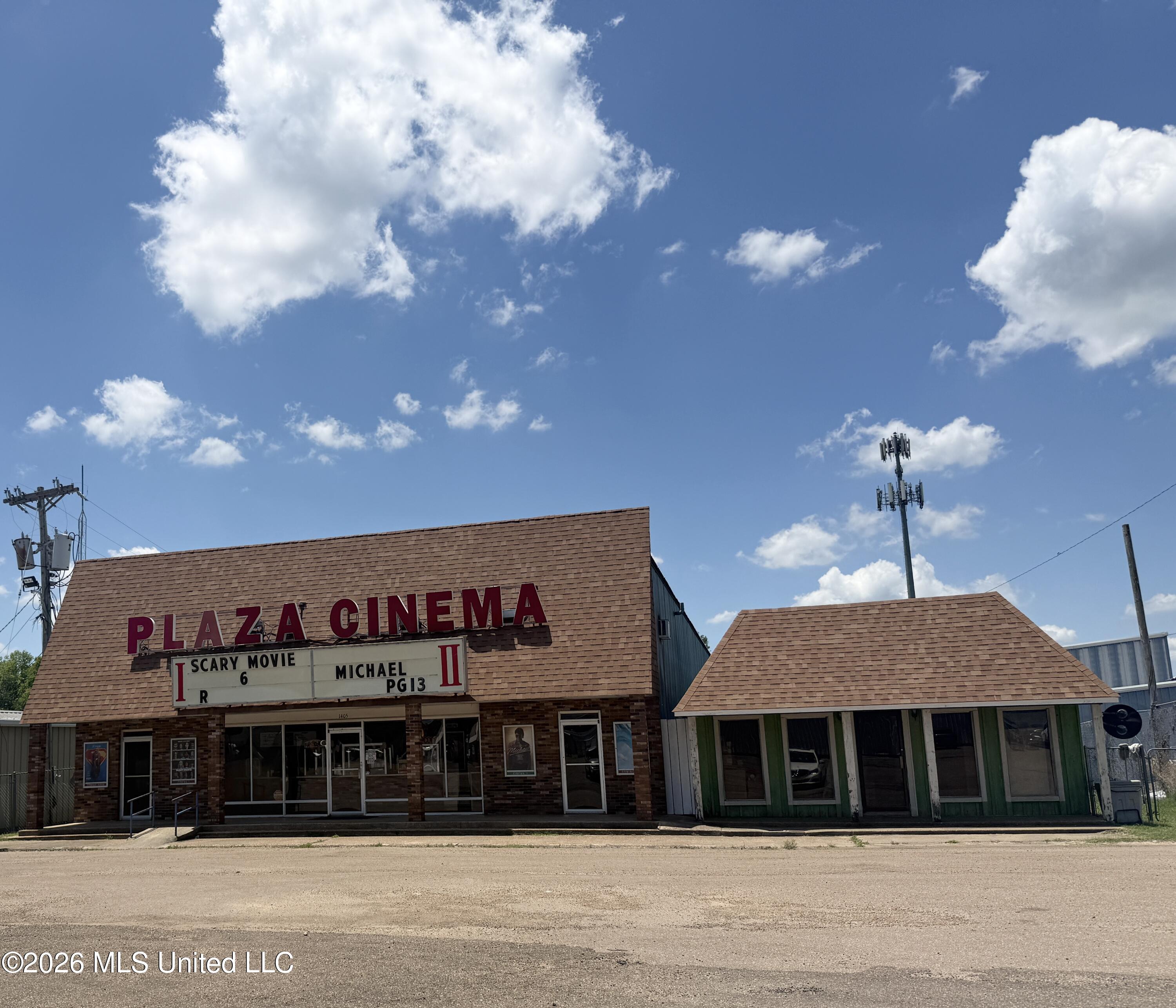 1405 Plaza Dr, Yazoo City, MS 39194