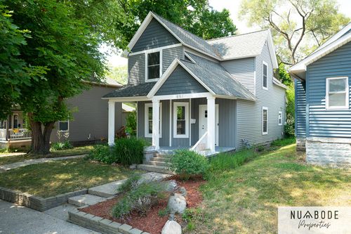 851 Lyon St, Grand Rapids, MI, 49503-3545 | Card Image