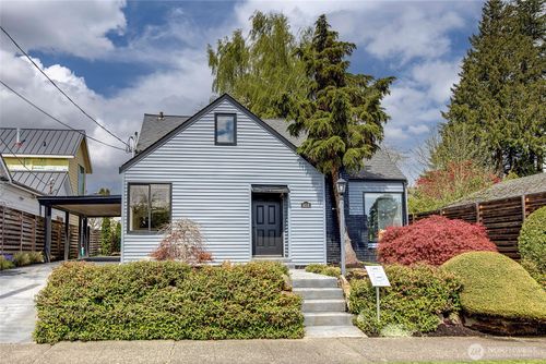 4606 Ne 47th St, Seattle, WA, 98105-3816 | Card Image